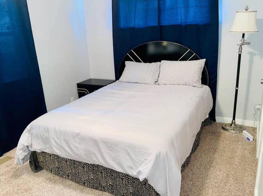 Cherry Street Luxury- Shopping-dining-by Downtown And Hospitals Tulsa