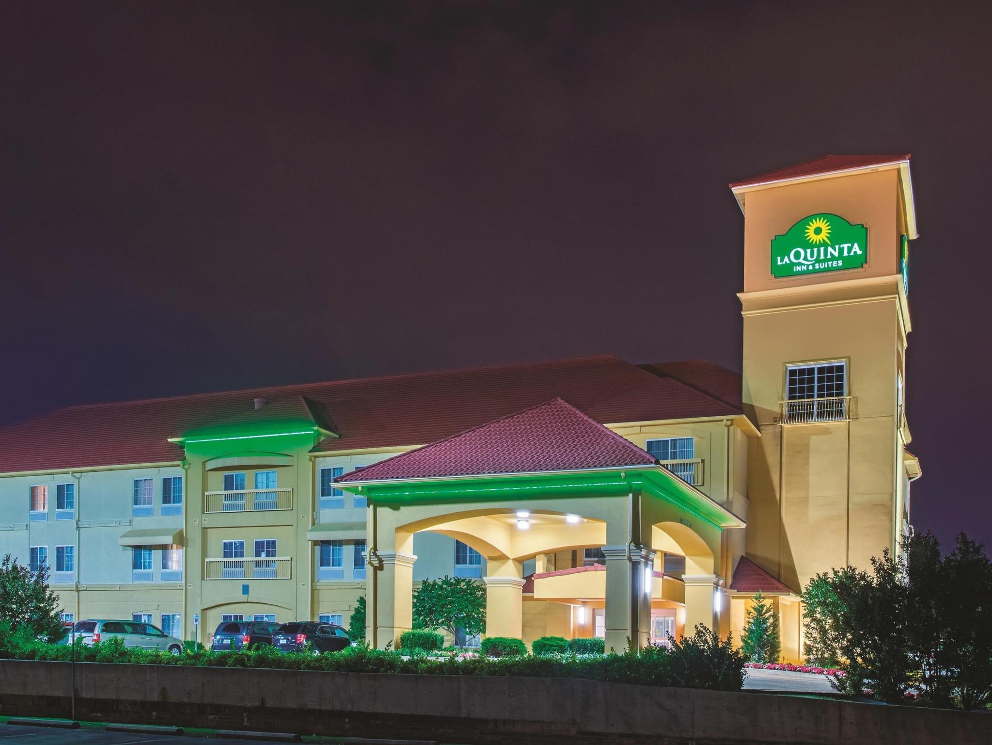 Hotel La Quinta By Wyndham Airport / Expo Square Tulsa
