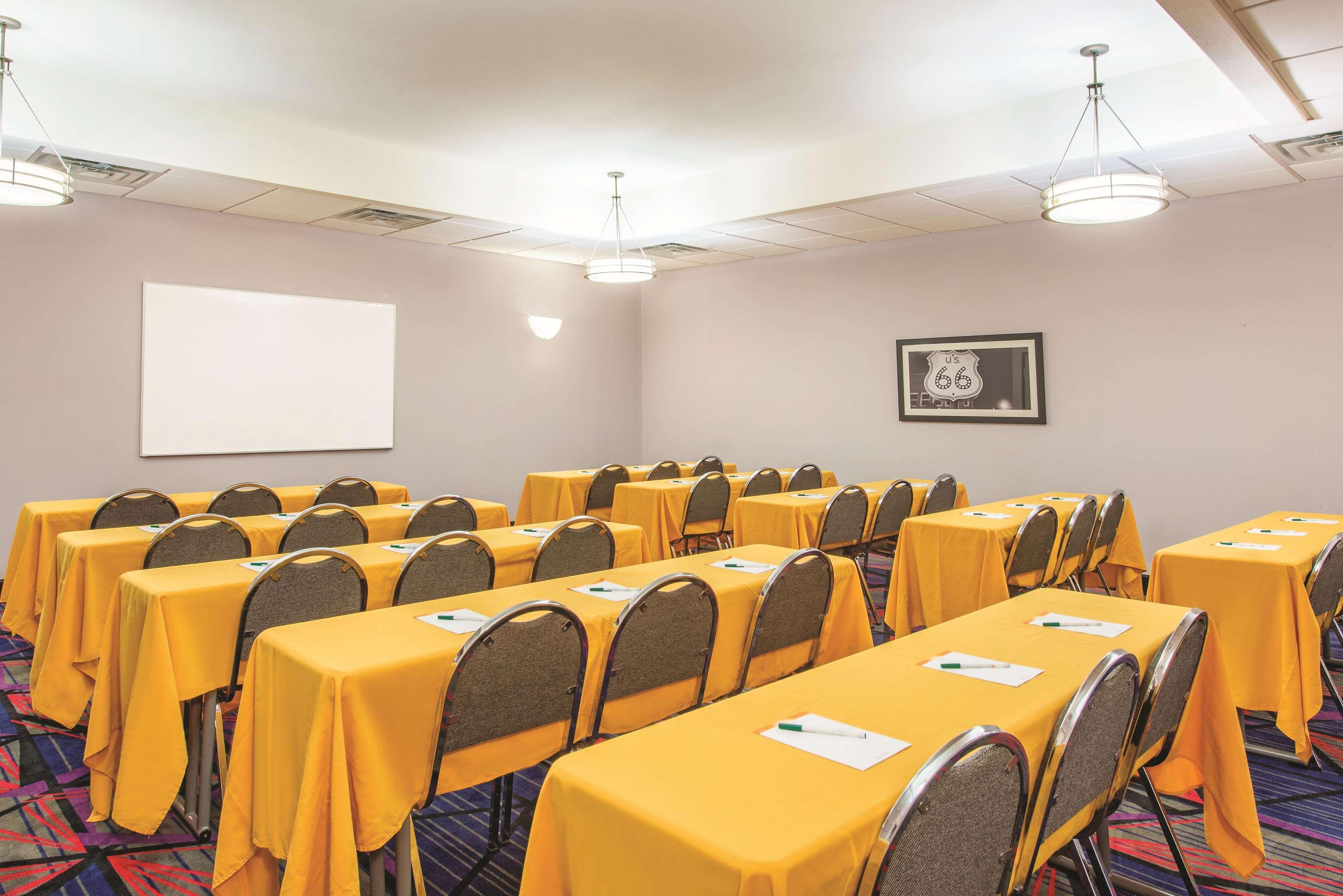 La Quinta By Wyndham Airport / Expo Square 3*