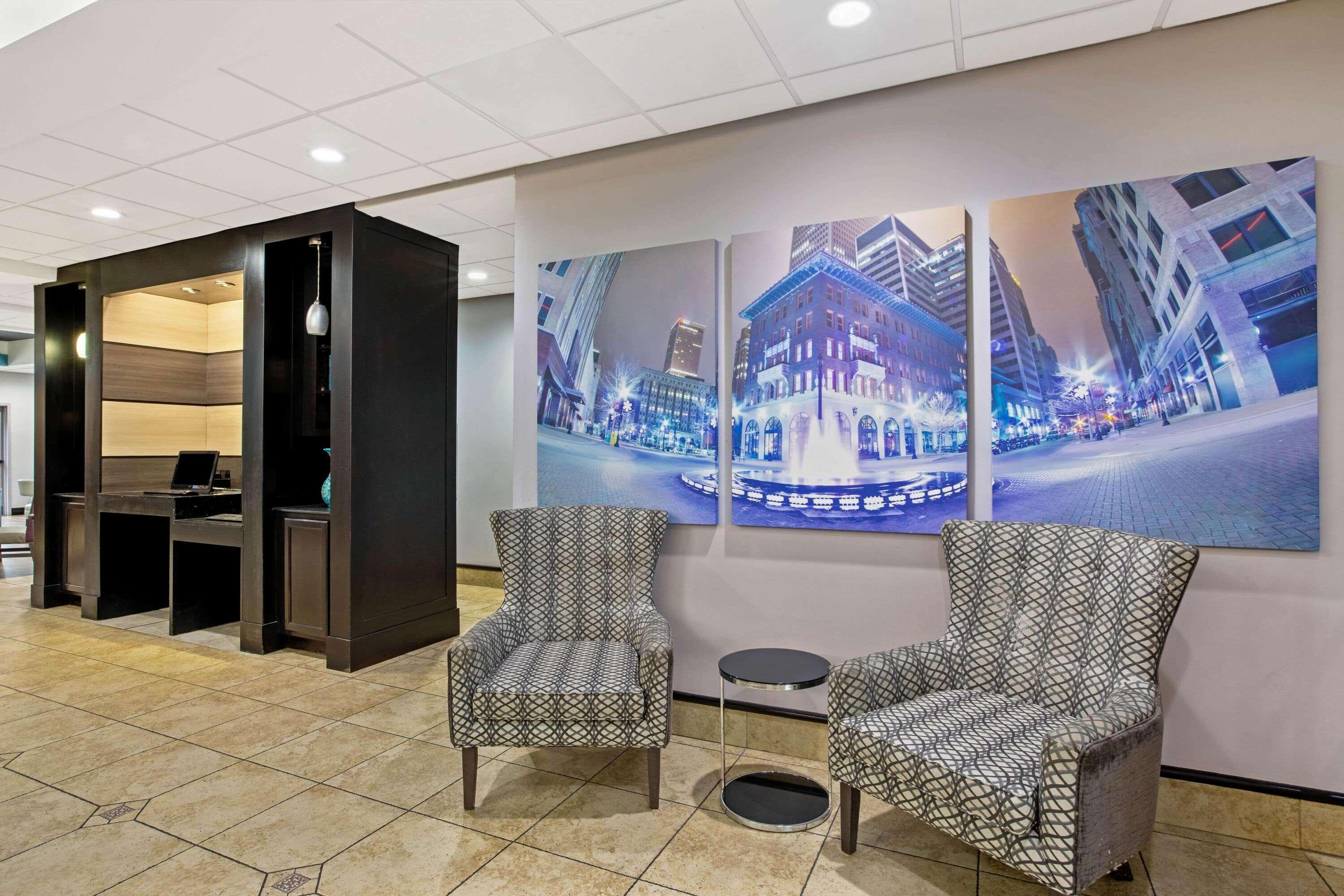 Hotel La Quinta By Wyndham Airport / Expo Square 3*