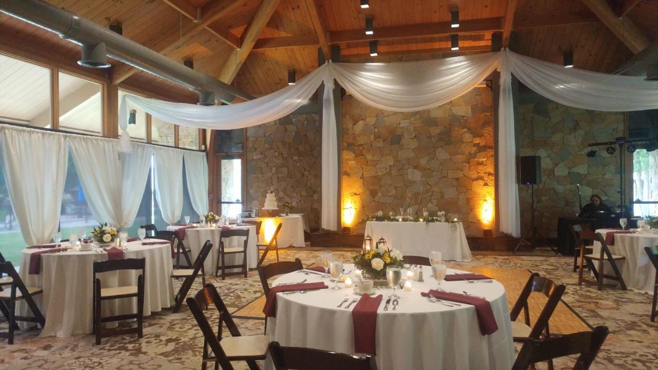 Postoak And Retreat Lodge Tulsa