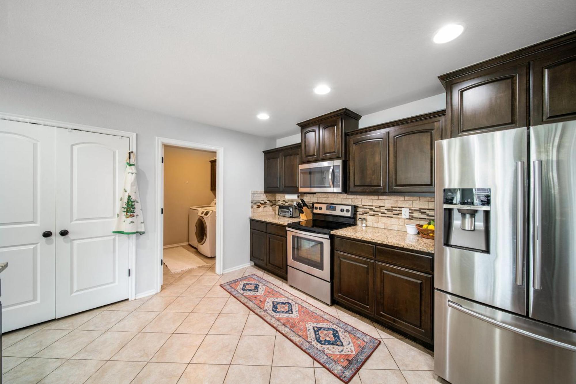 6 Bed,fire Pit, Grill, Walk To Tu By Hvnlyhomes
