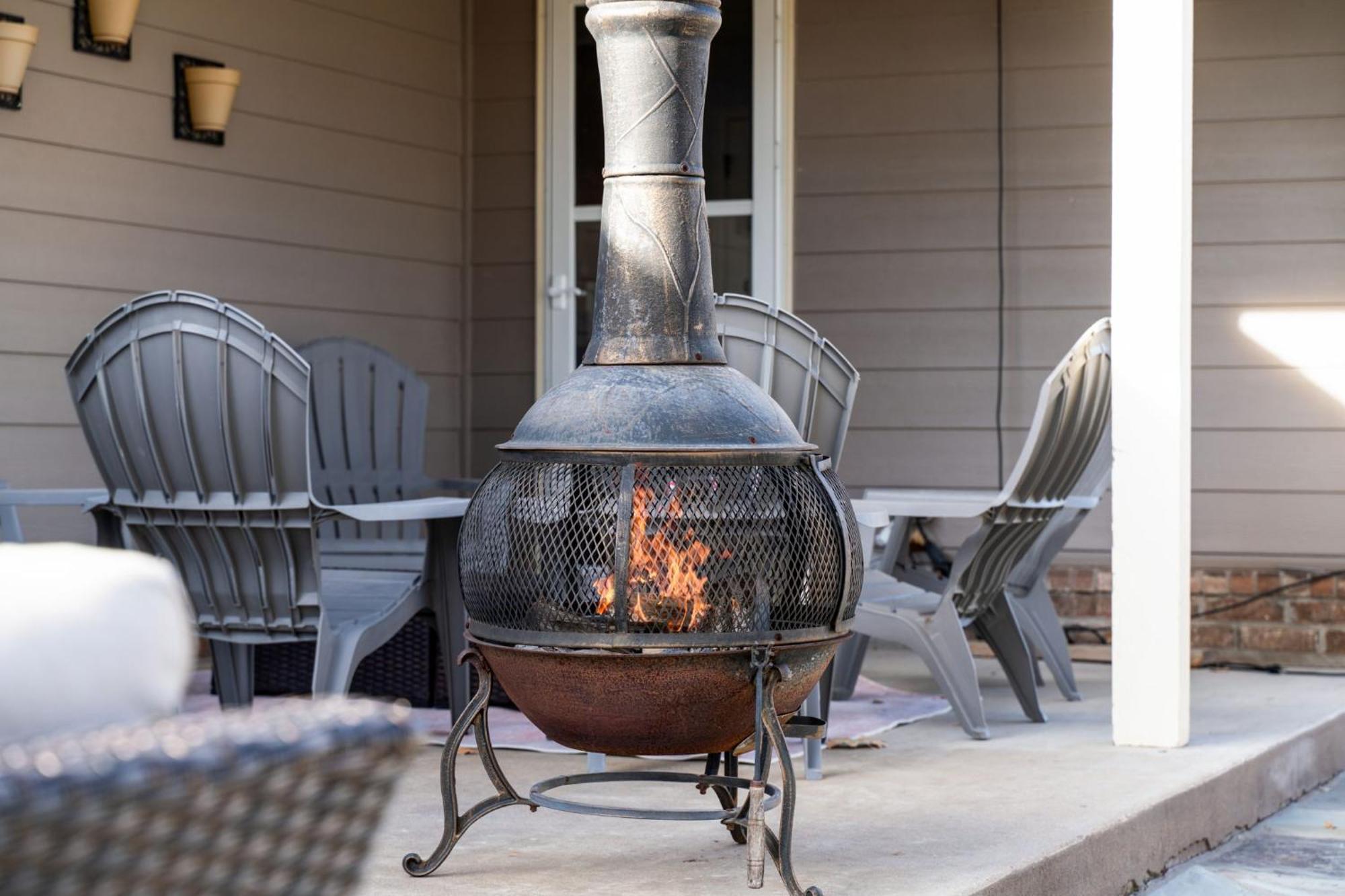 Holiday home 6 Bed,fire Pit, Grill, Walk To Tu By Hvnlyhomes *