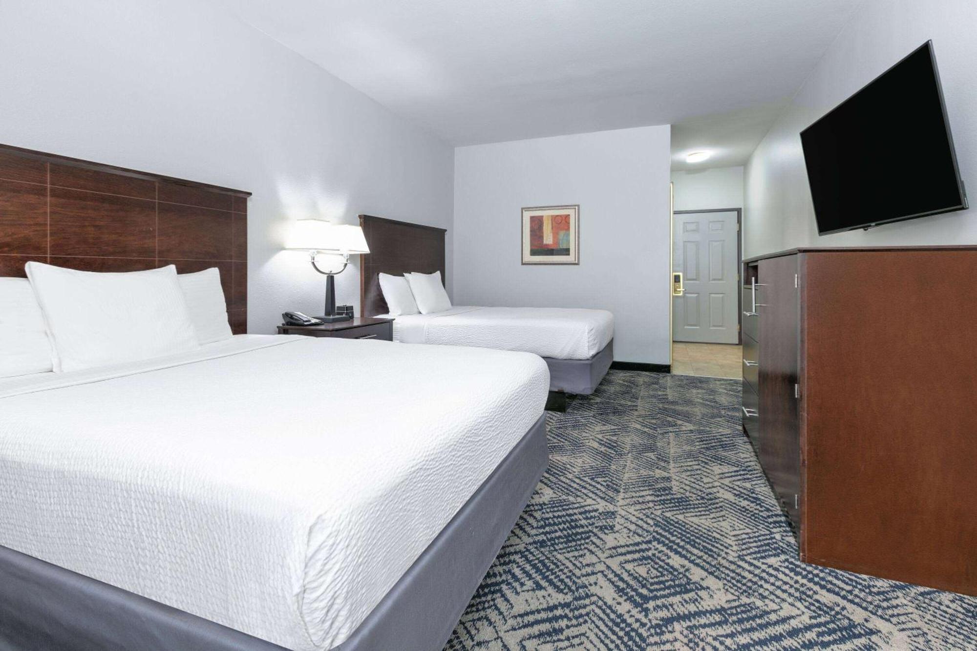 La Quinta By Wyndham Airport / Expo Square Hotel 3*