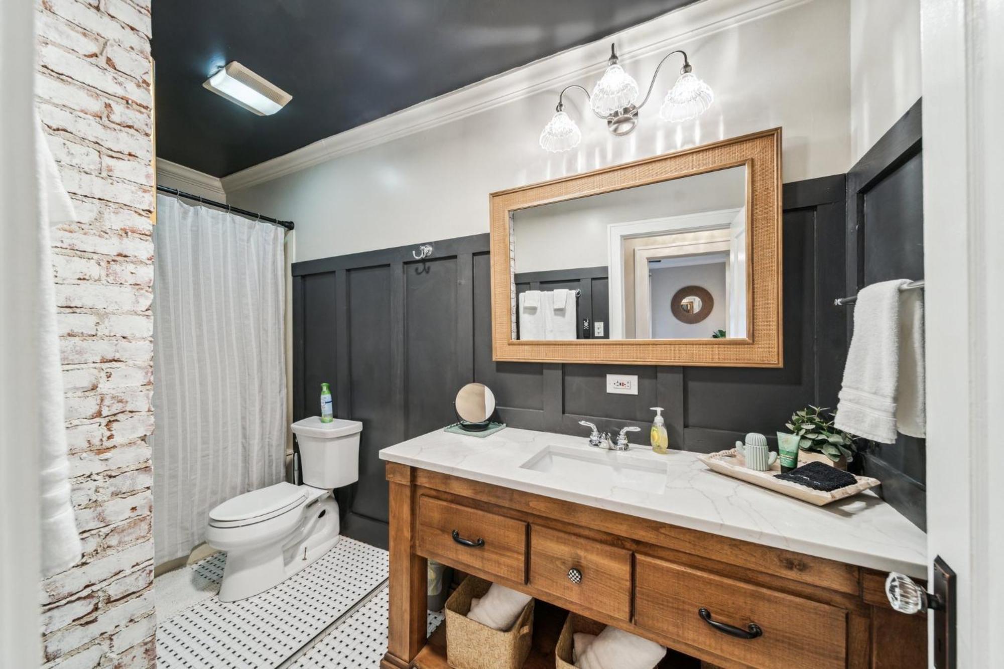 Holiday home Hottub, Pool Table, Basketball, Firepit, Sleeps 8