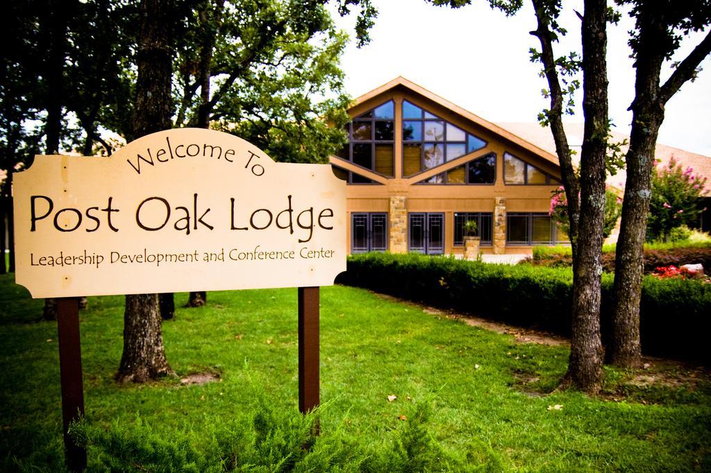 Lodge Postoak And Retreat *