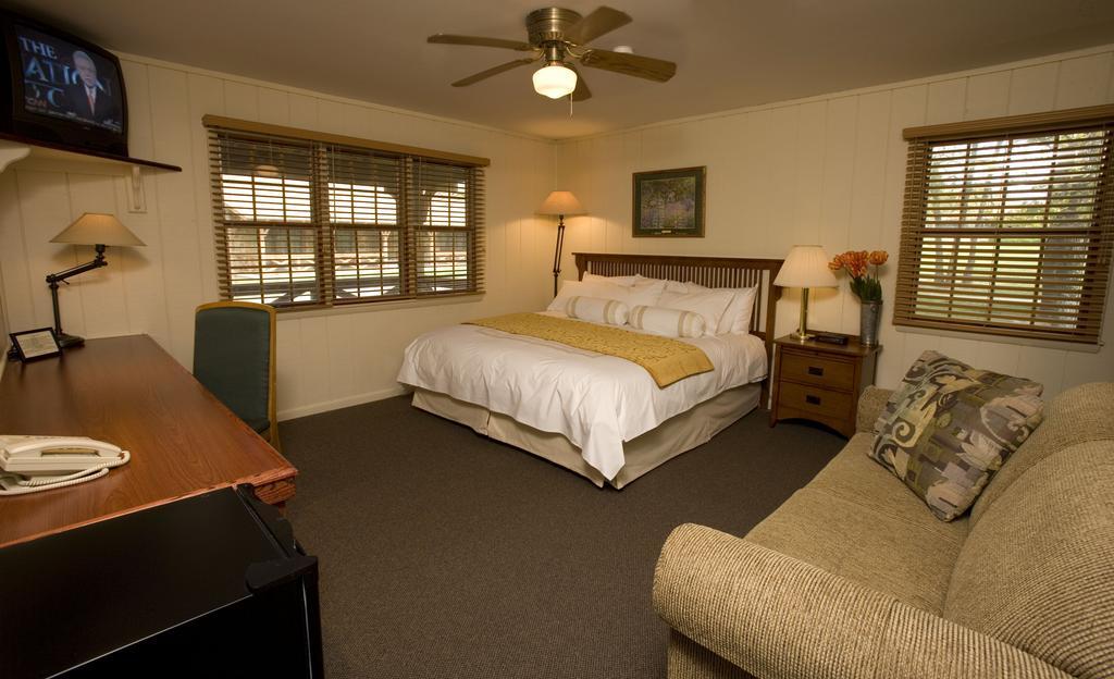 Lodge Postoak And Retreat Tulsa
