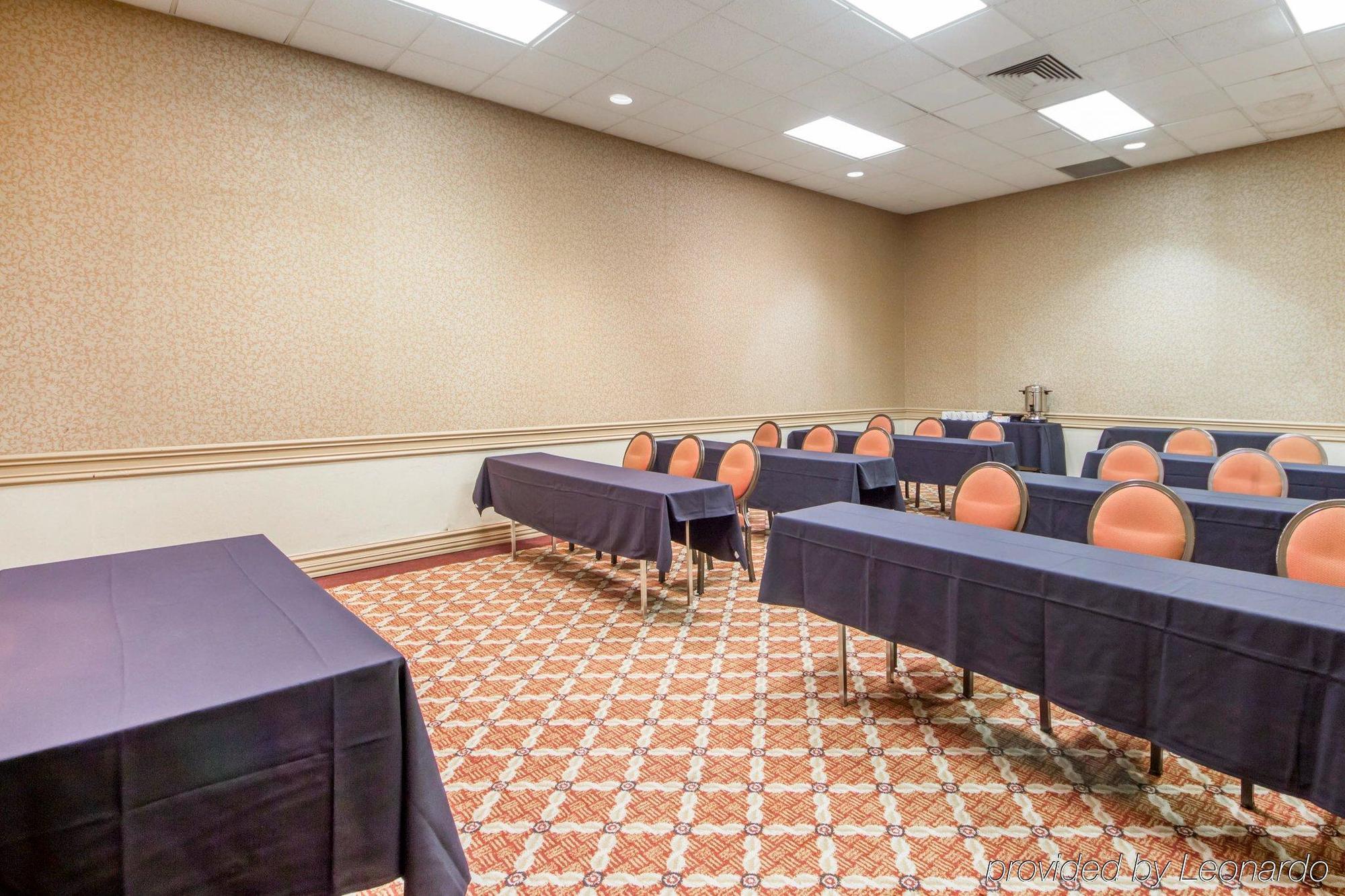 Hotel Clarion International Airport Tulsa