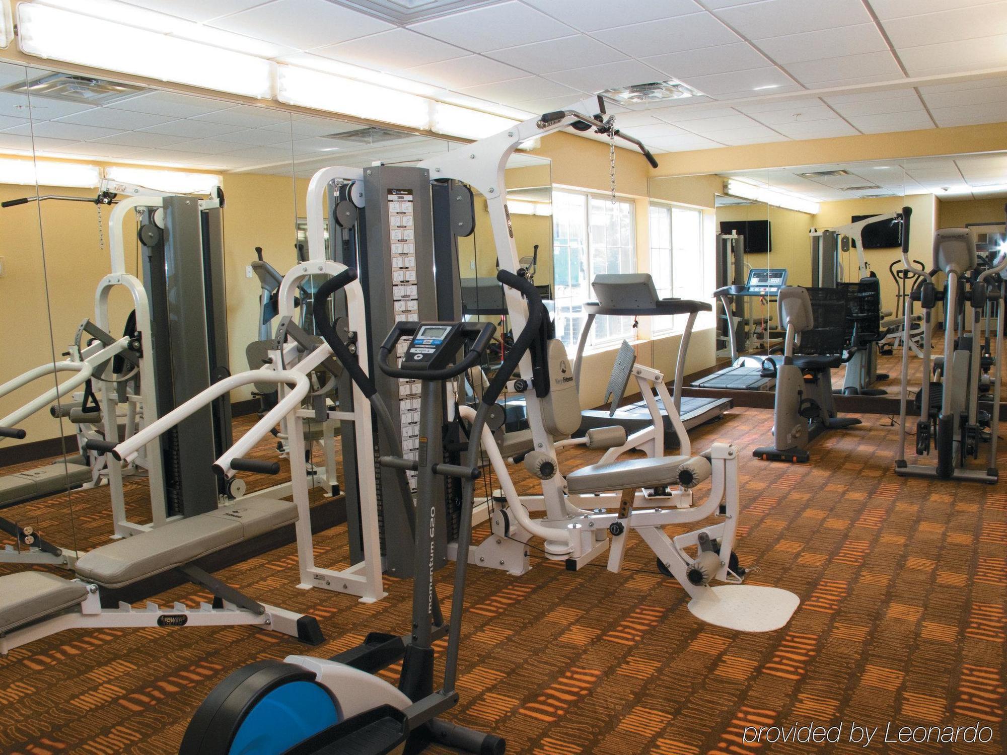 Hotel La Quinta By Wyndham Airport / Expo Square 3*