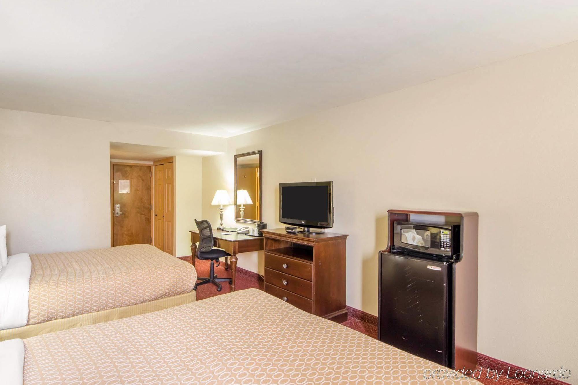 Hotel Clarion International Airport 3*