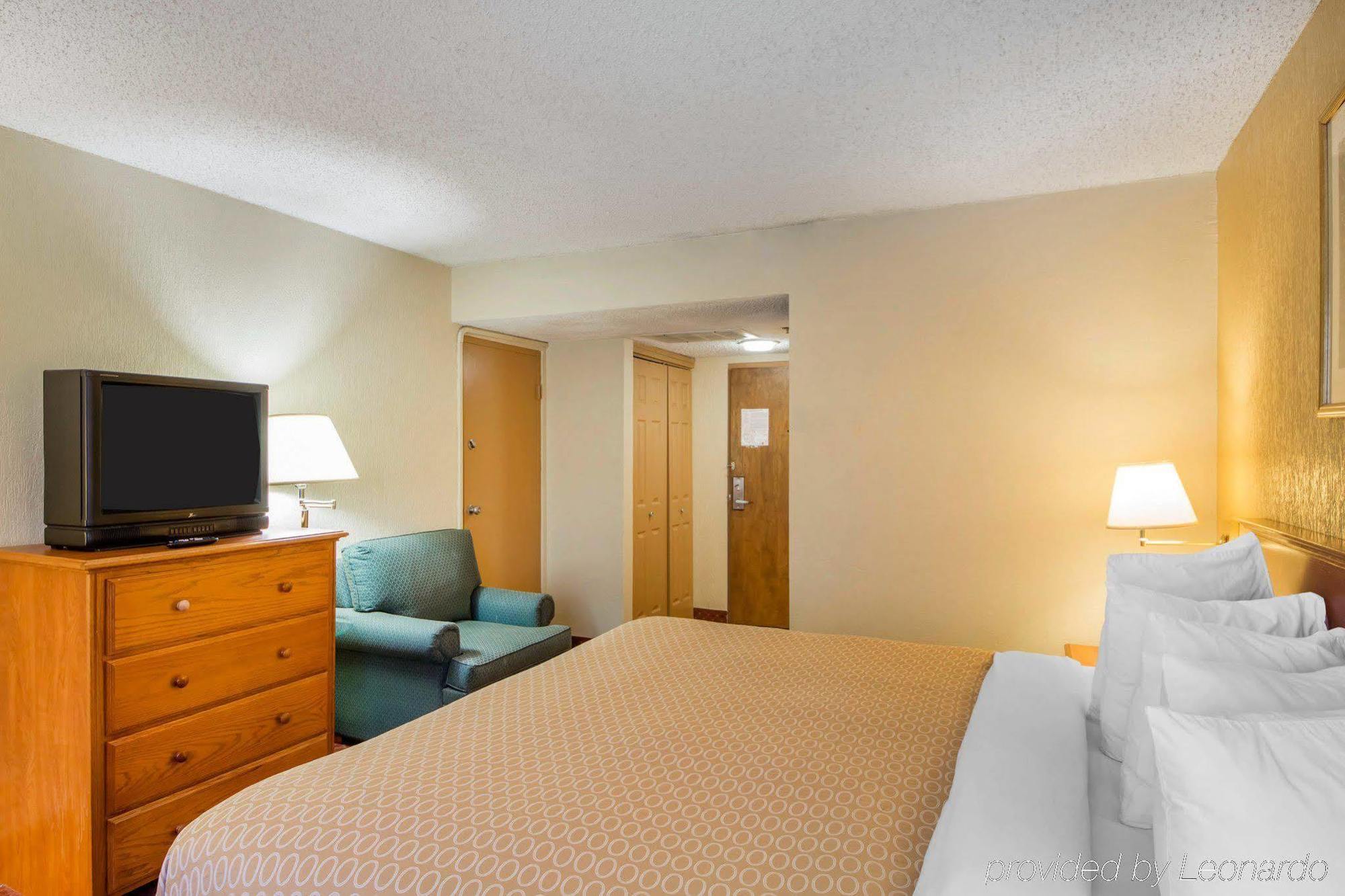 Clarion International Airport Hotel Tulsa