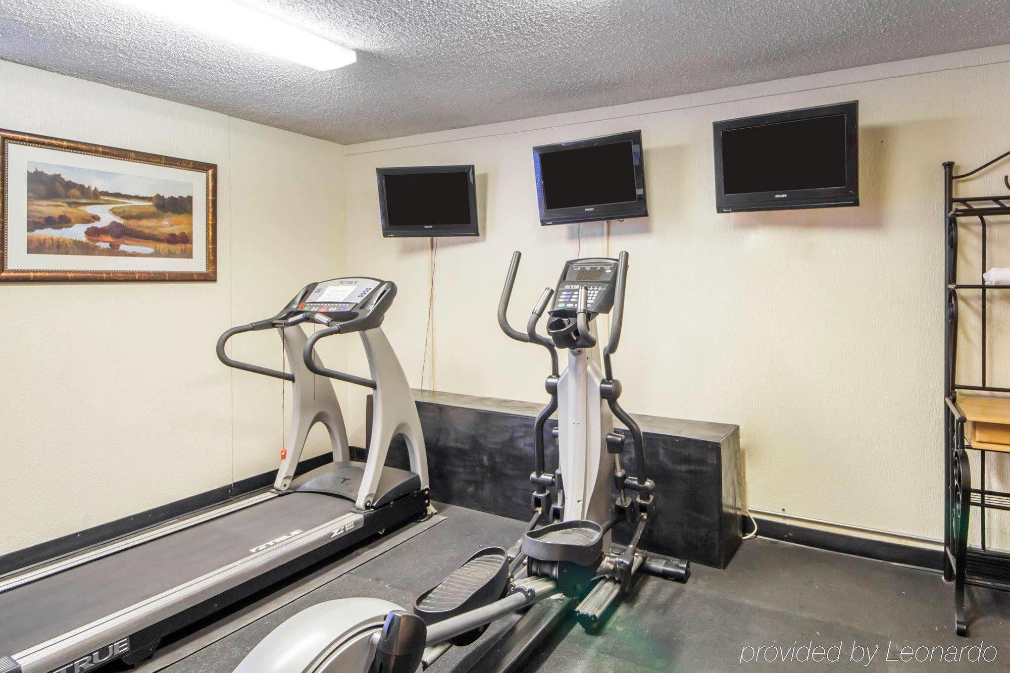Hotel Clarion International Airport 3*