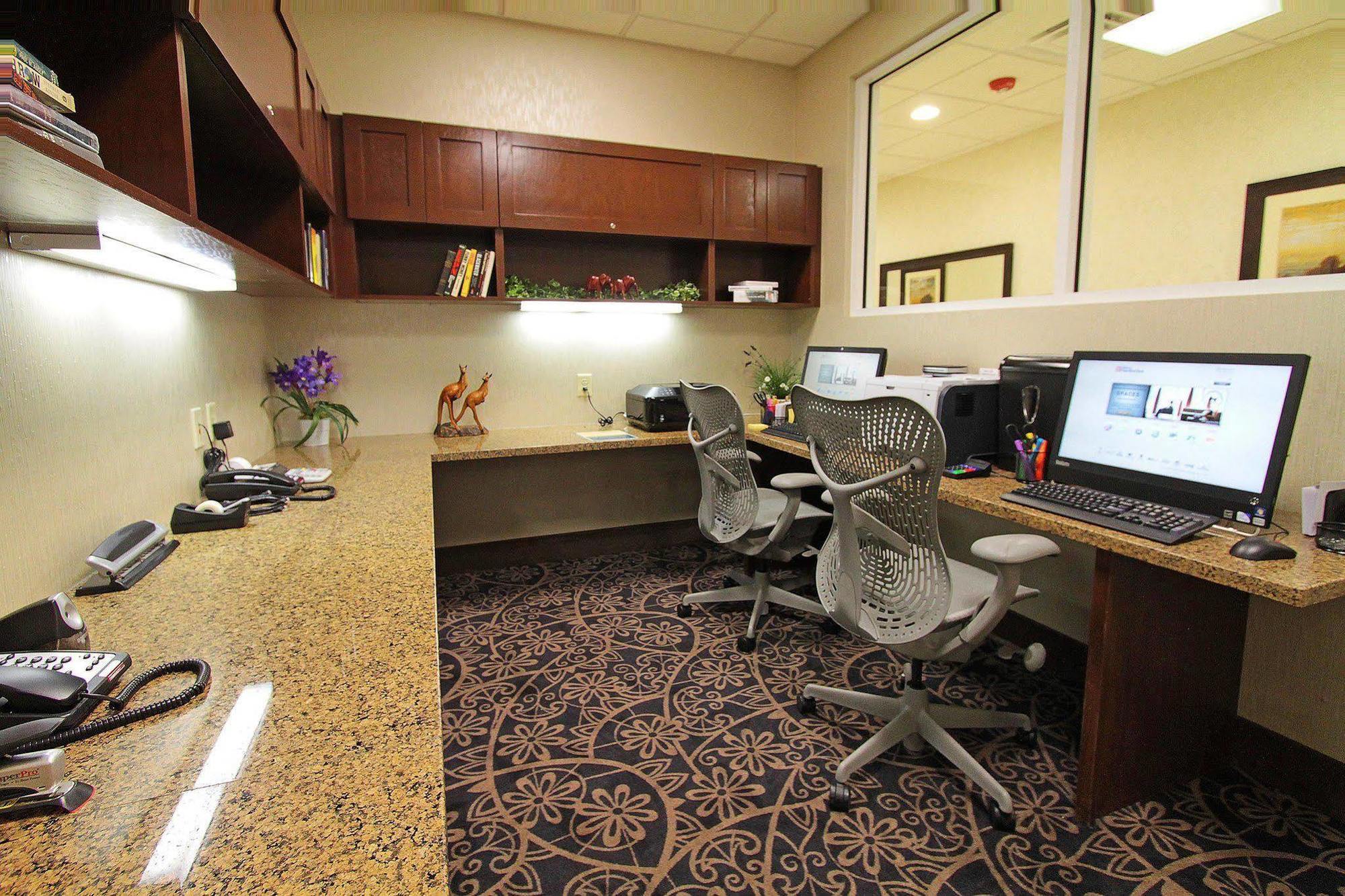 Hilton Garden Midtown Hotel 3*