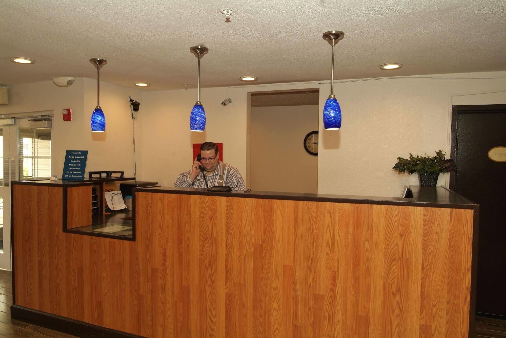 Hotel Expo 2*
