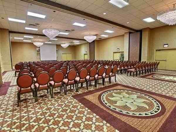 Hotel Clarion International Airport Tulsa