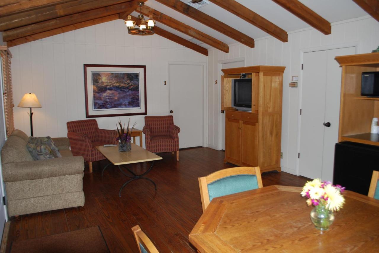 Lodge Postoak And Retreat *