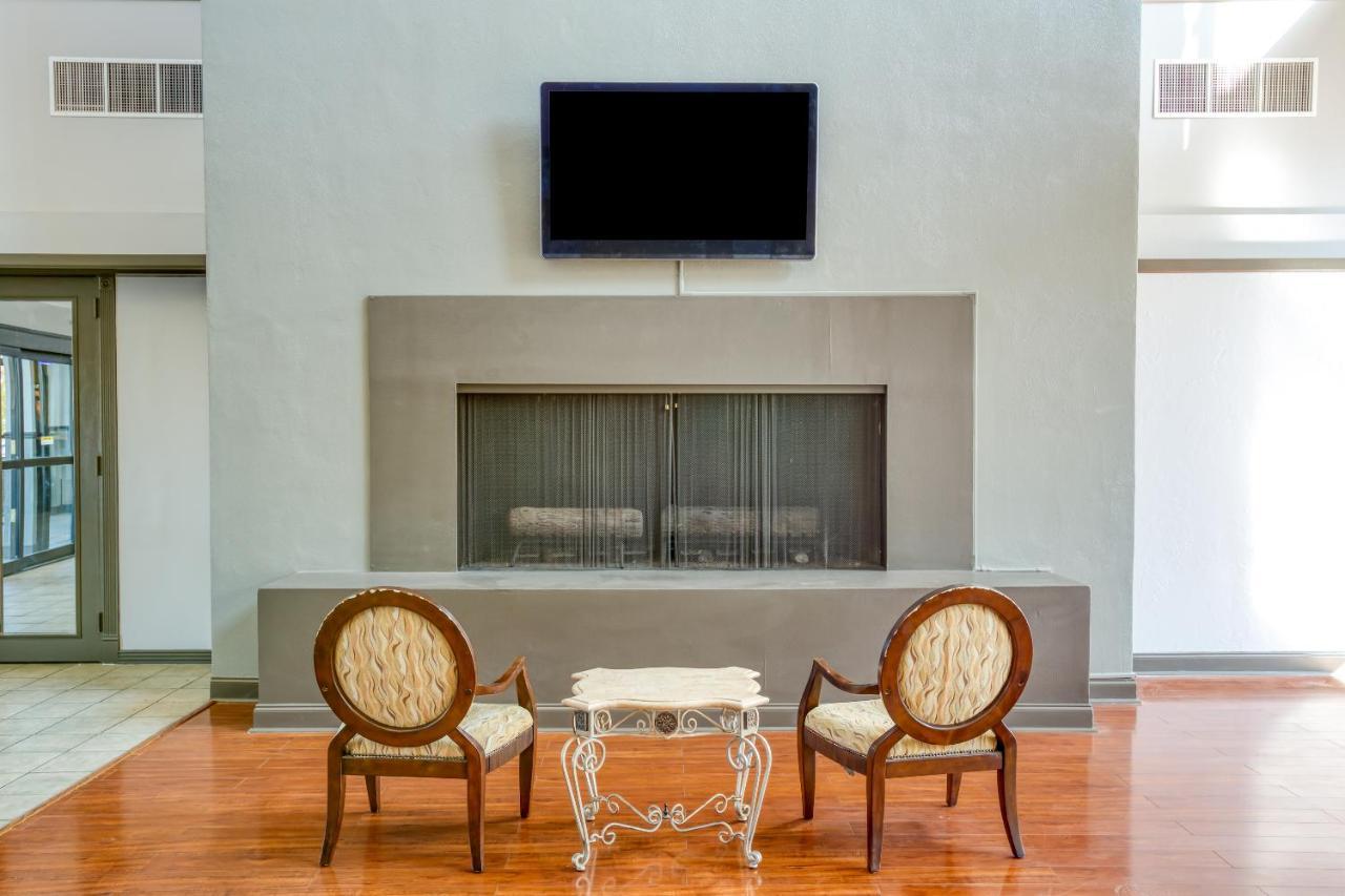 Oyo I-44 Midtown 2*
